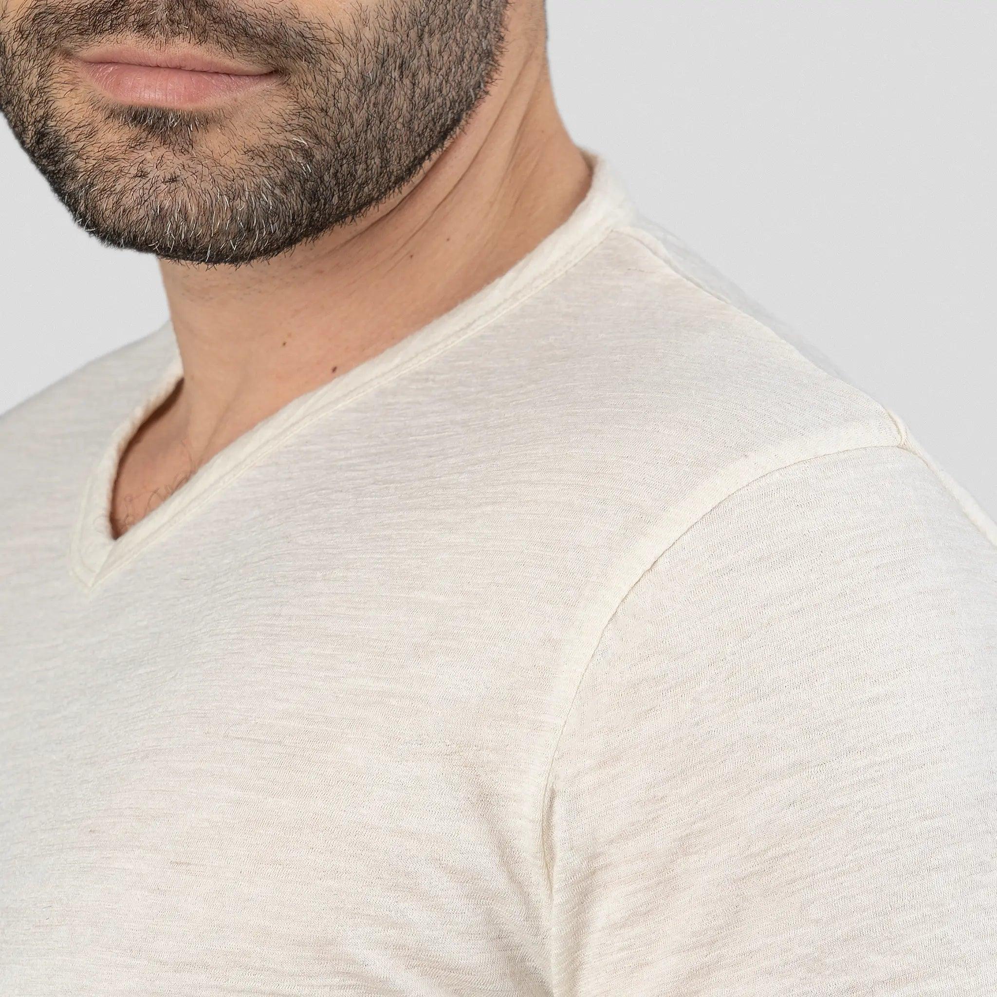 Men's Alpaca Wool T-Shirt: 160 Ultralight V-Neck - Image 11