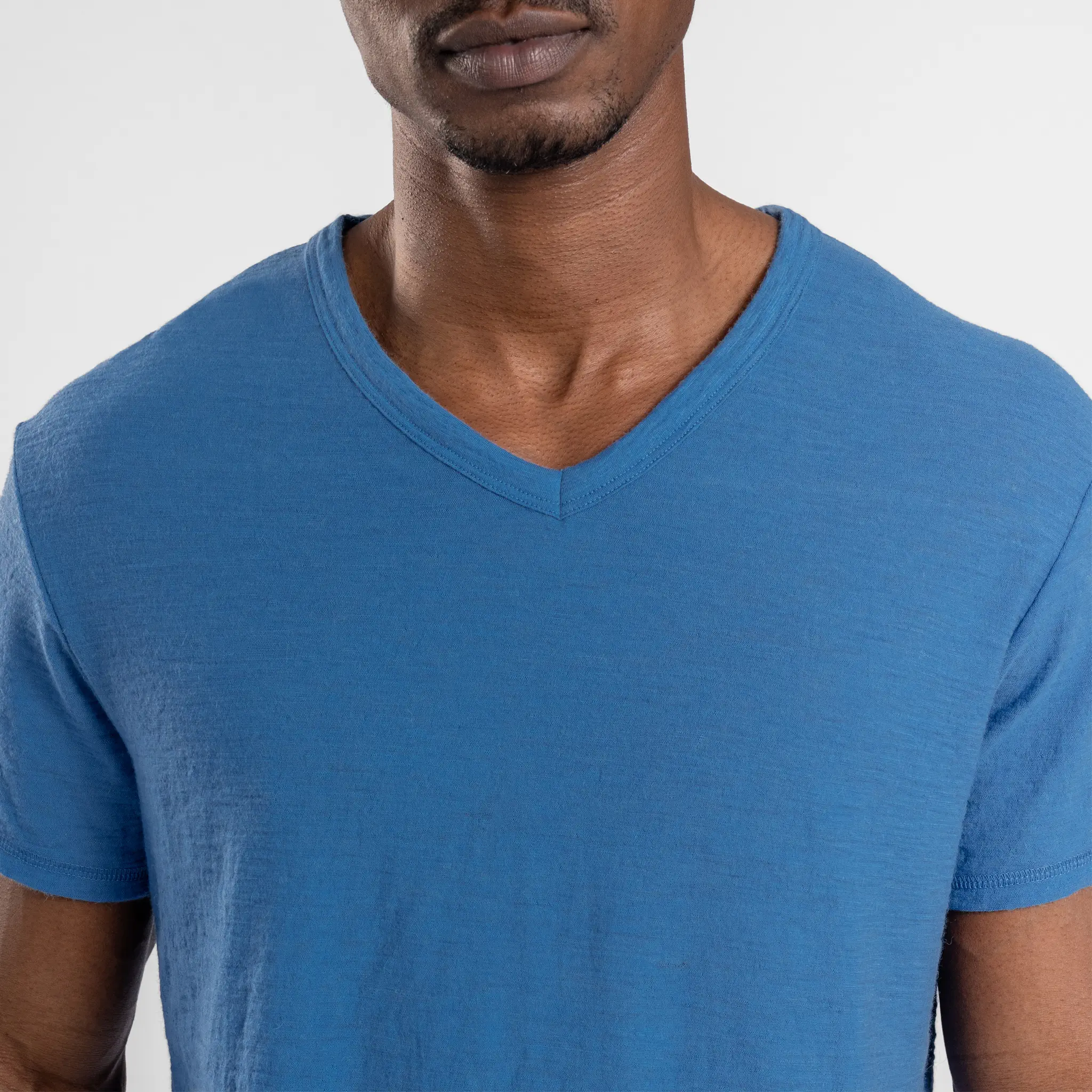 Men's Alpaca Wool T-Shirt: 160 Ultralight V-Neck - Image 16