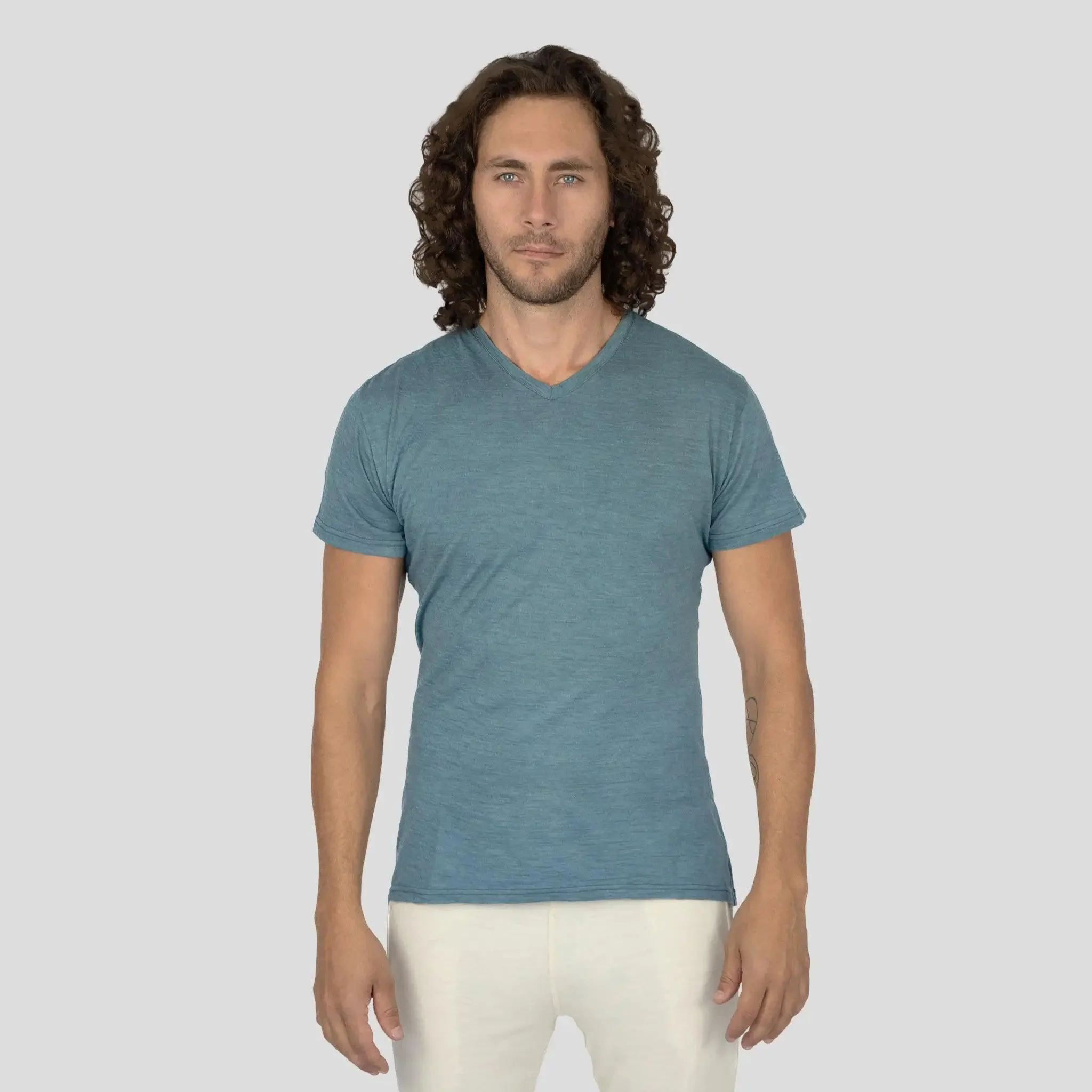 Men's Alpaca Wool T-Shirt: 160 Ultralight V-Neck - Image 5