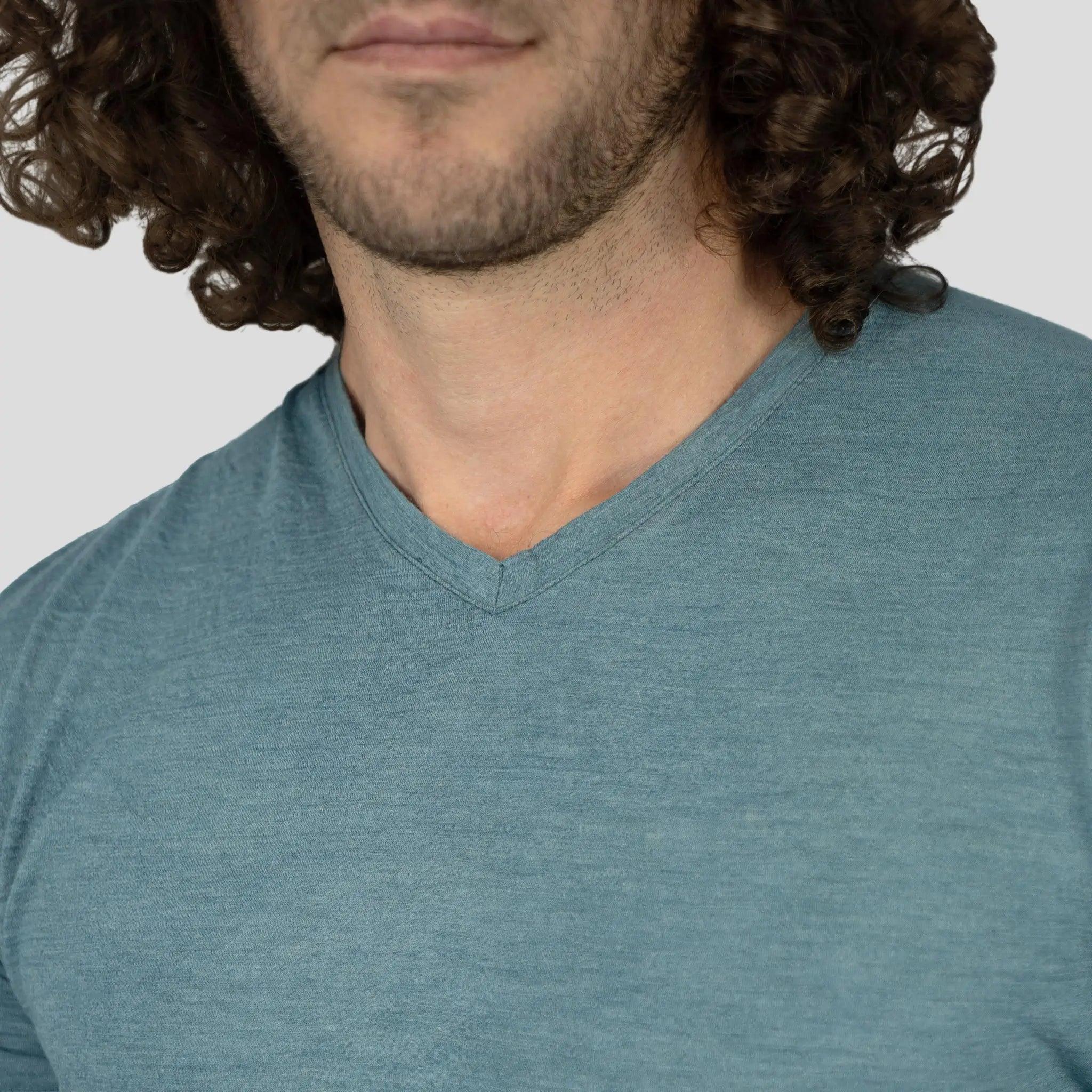 Men's Alpaca Wool T-Shirt: 160 Ultralight V-Neck - Image 6
