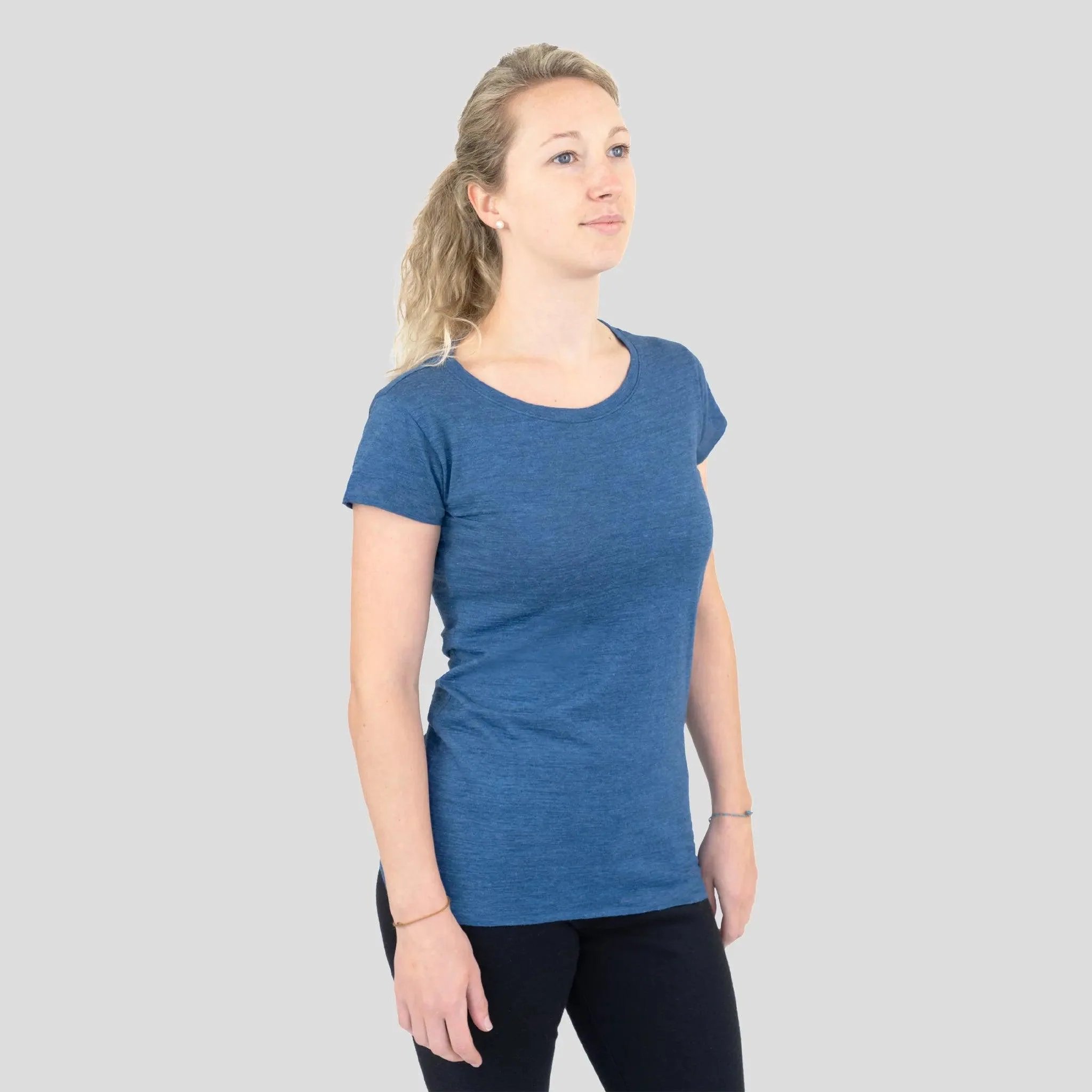 Women's Alpaca Wool T-Shirt: 160 Ultralight Crew Neck - Image 13