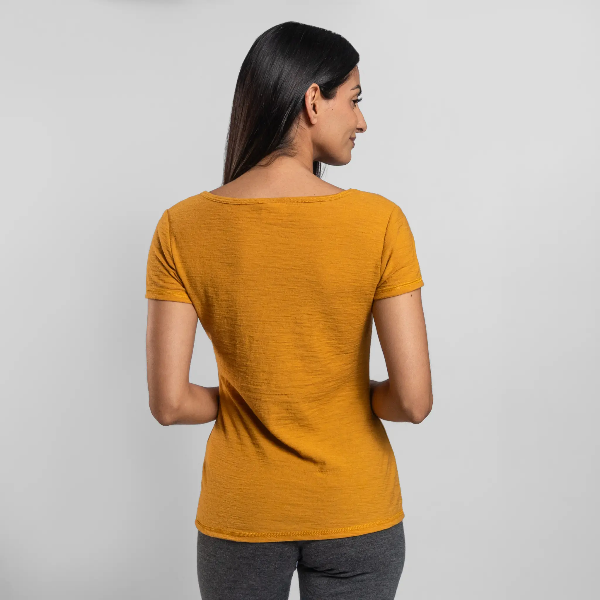 Women's Alpaca Wool T-Shirt: 160 Ultralight Crew Neck - Image 4